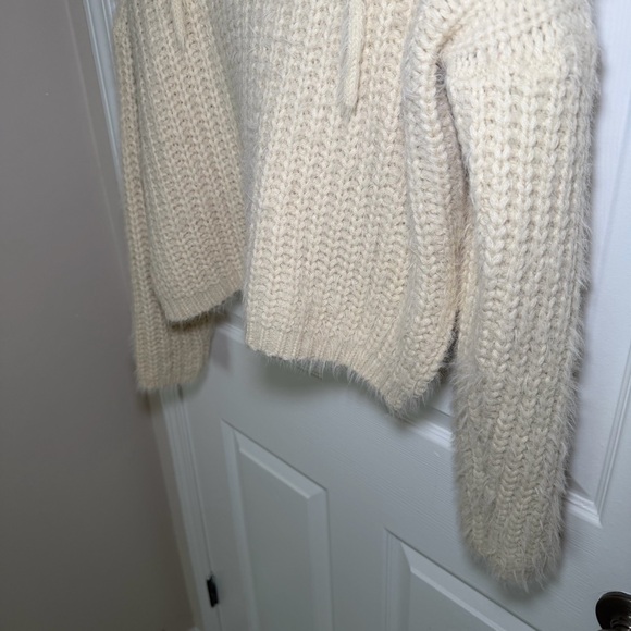 POL Cream Knit Chunky Sweater with Hood - Picture 5 of 7